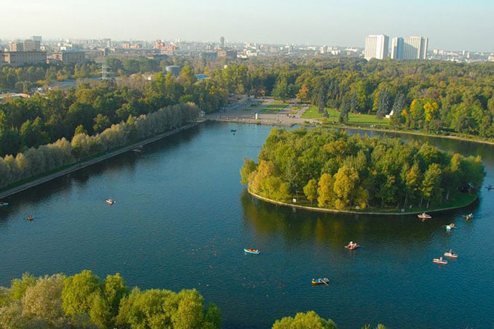 13 best parks in Moscow for family holidays () 13 best parks in Moscow for a family holiday