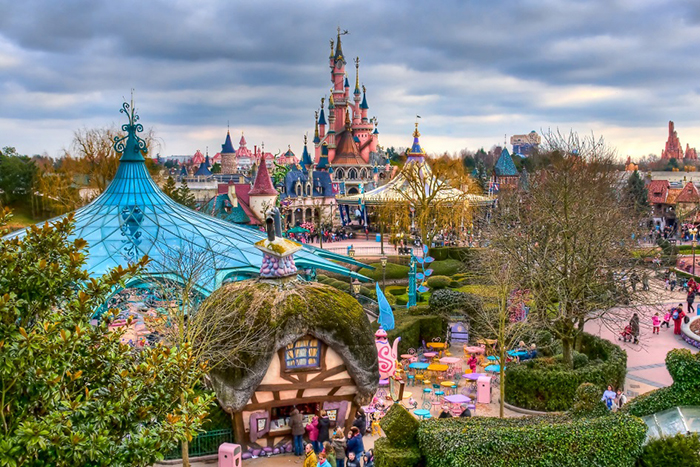 Shooting in Disneyland Paris for readers of the magazine Happy parents () Shooting in Disneyland Paris for readers of the magazine Happy parents