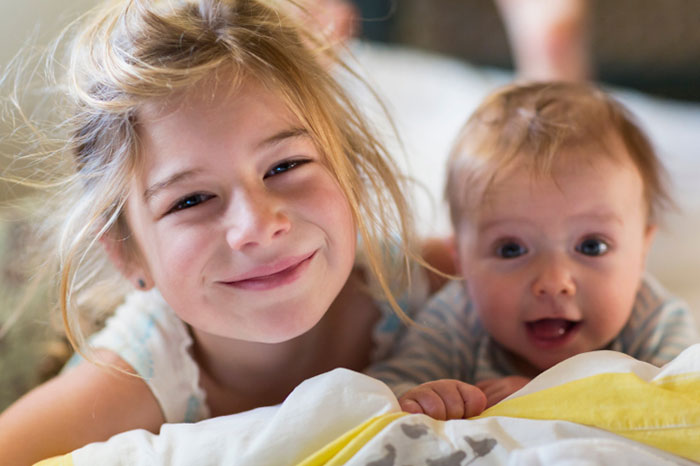 Quiet time for two: how to put both older and younger () Quiet hour for two: how to put both older and younger