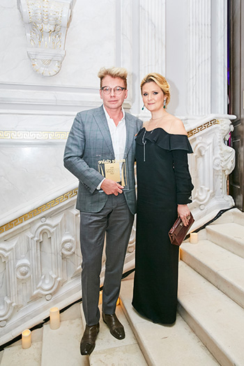 Эдгар Шабанов, генеральный директор Clarins Group, и Наталья Шкулева, издатель журналов Marie Claire и ELLE