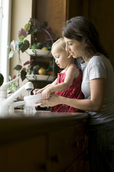 How to combine household chores and activities with the child () How to combine household chores and activities with the child
