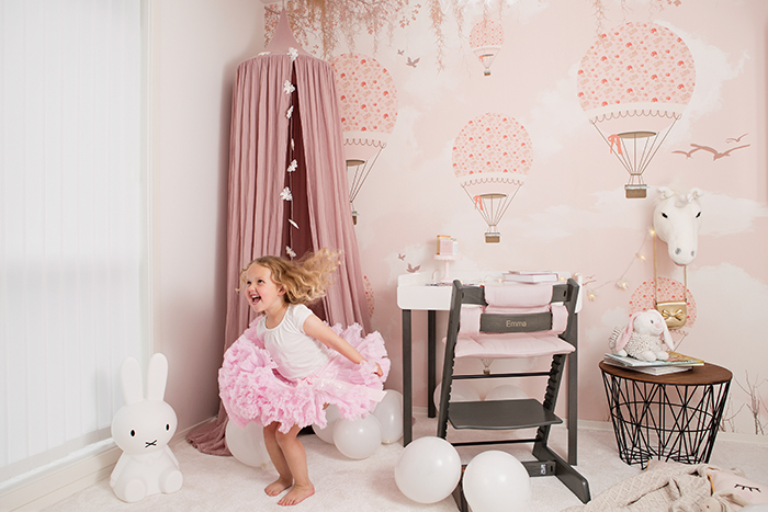 How to help your child feel at home more comfortable? () How to help your child feel more comfortable in the house?